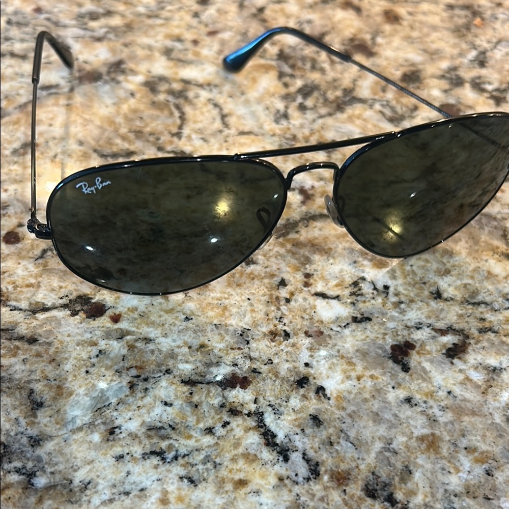 Ray-Ban Black Aviator Sunglasses